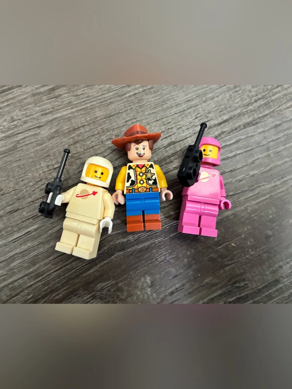 MINIFIGURE LEGO PINK AND WHITE ASTRONAUT and WOODY TOY STORY LOT